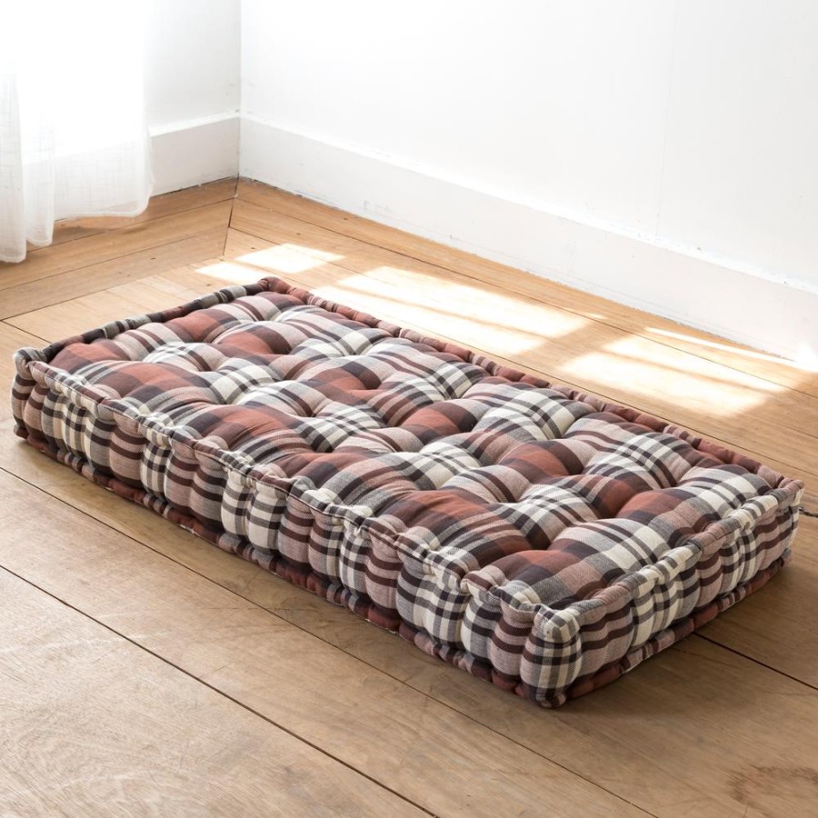 Becquet Matelas De Sol A Carreaux | Pouf, Matelas, Futon